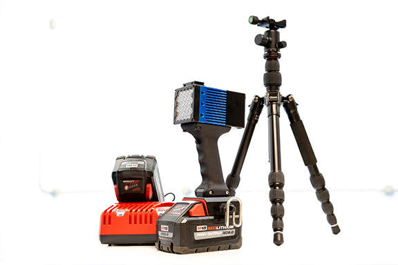 WS4B-K - 2.5" LED Square Battery Powered Light