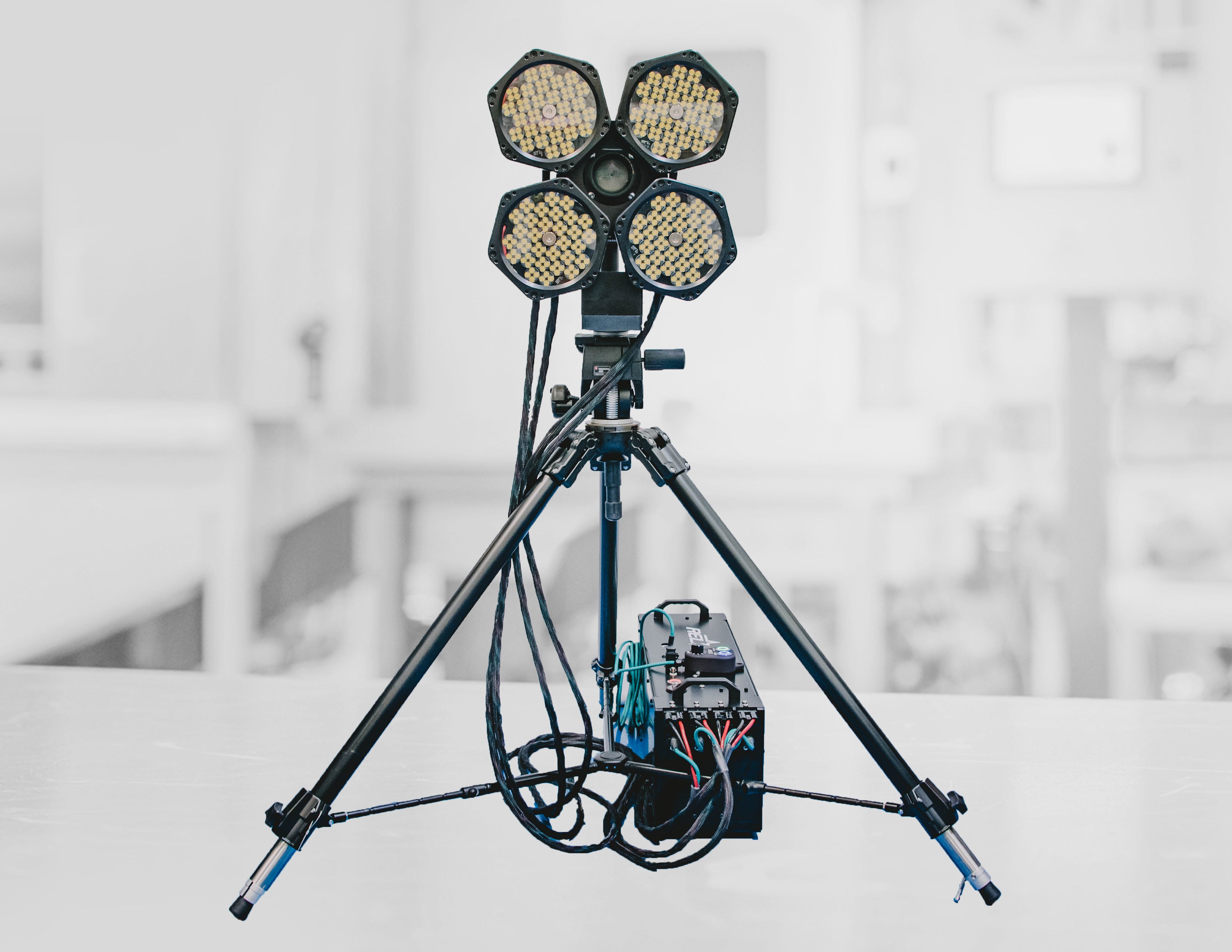 Universal Tripod Mount System (UTM-1800)